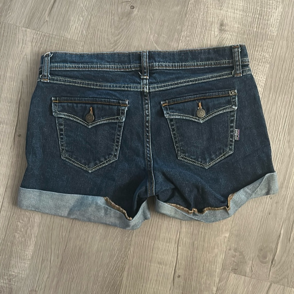 PATAGONIA | Women’s Denim Shortie - Picture 3 of 8